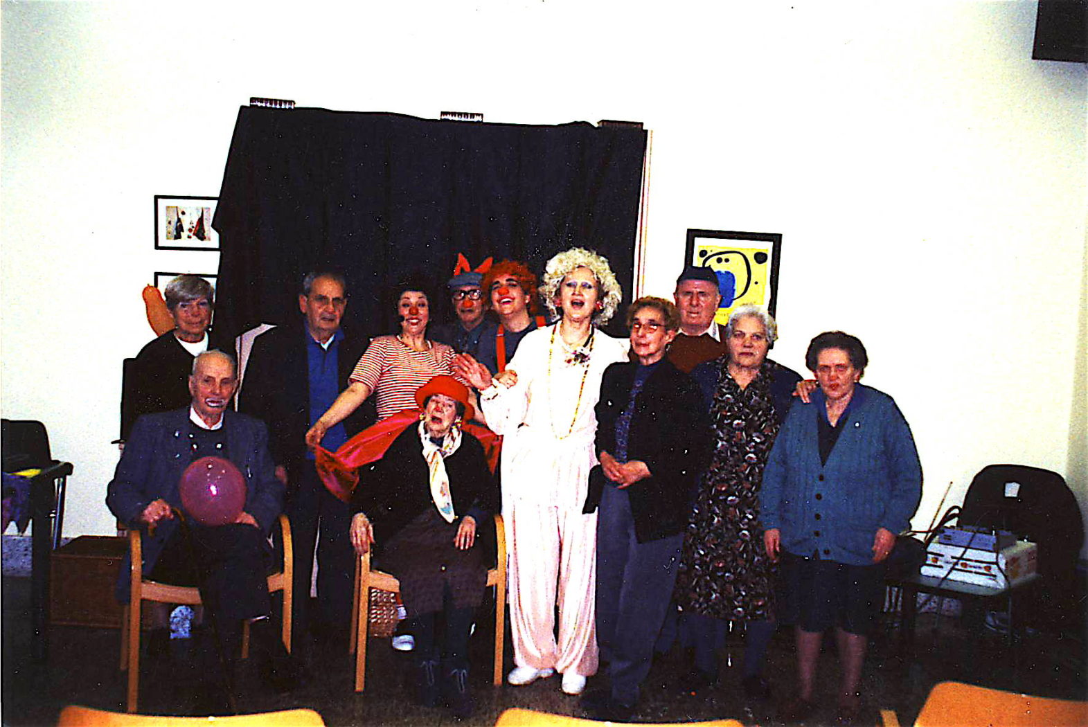 "Le nez rouge" corso con gli ospiti della casa di riposo Nissim a Marina di Pisa - marzo 2001