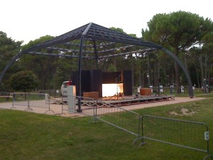 Azzurra Balena, allestimento a Lignano Sabbiadoro.