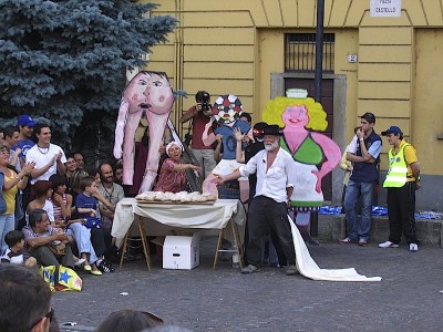 spettacolo Bread & Puppet